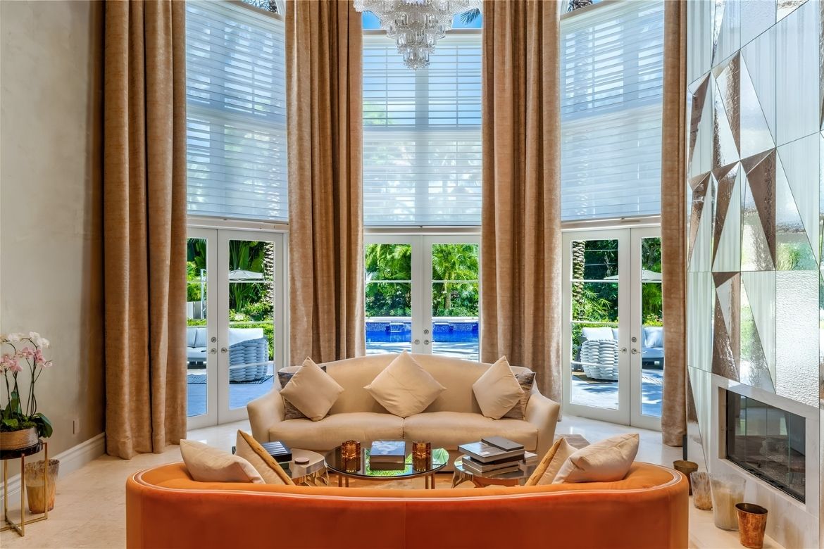 featured image for story, Navigating Miami-Dade’s Ultra-Luxury Surge: Why You Need a Real Estate Agent in Coral Gables