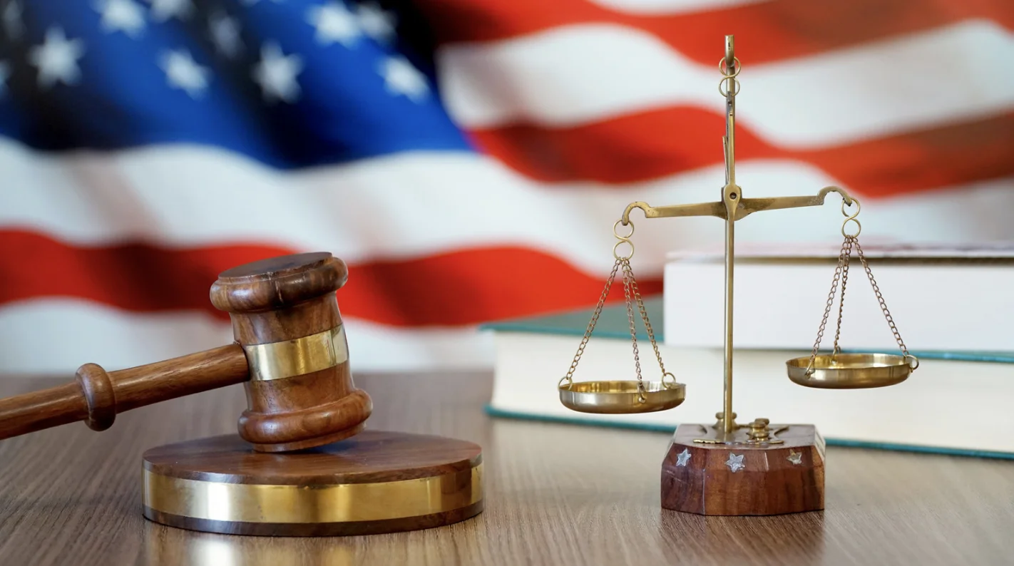 featured image for story, El Blindaje Jurídico: Por qué la Legislación Estadounidense es el Refugio del Patrimonio Global